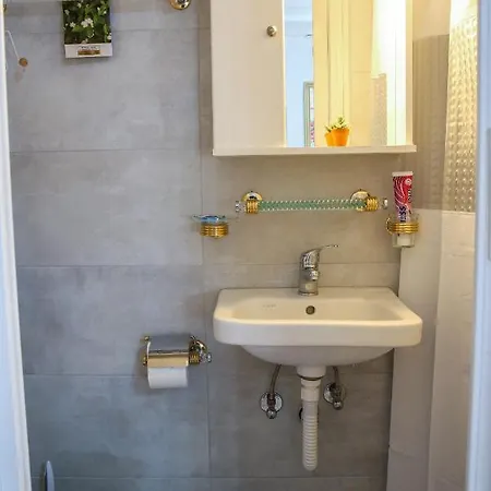 Conte * Corfu (city)